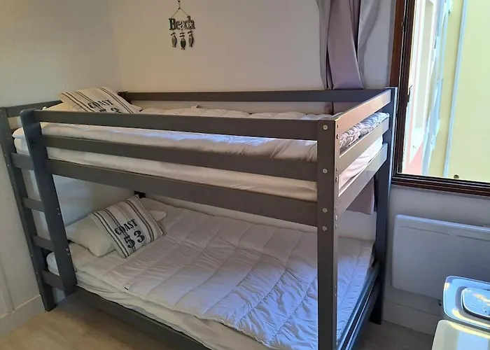 Les Terrasses De La 255, T3 Bien équipé, Wifi, Parking * Agde