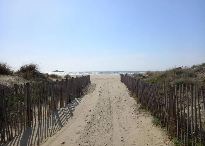 Les Terrasses De La 255, T3 Bien équipé, Wifi, Parking * Agde